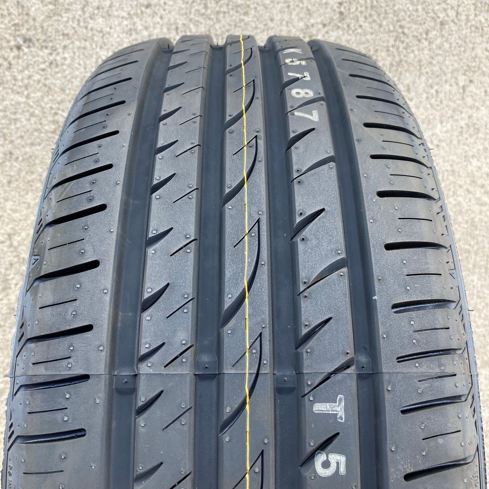 保管袋付き】新品 サマータイヤ 1本 205/40R17 ロードストーン ユーロビススポーツ04 2022年 205/40/17 205-40/17  205 40 17 LO0009-4 - メルカリ