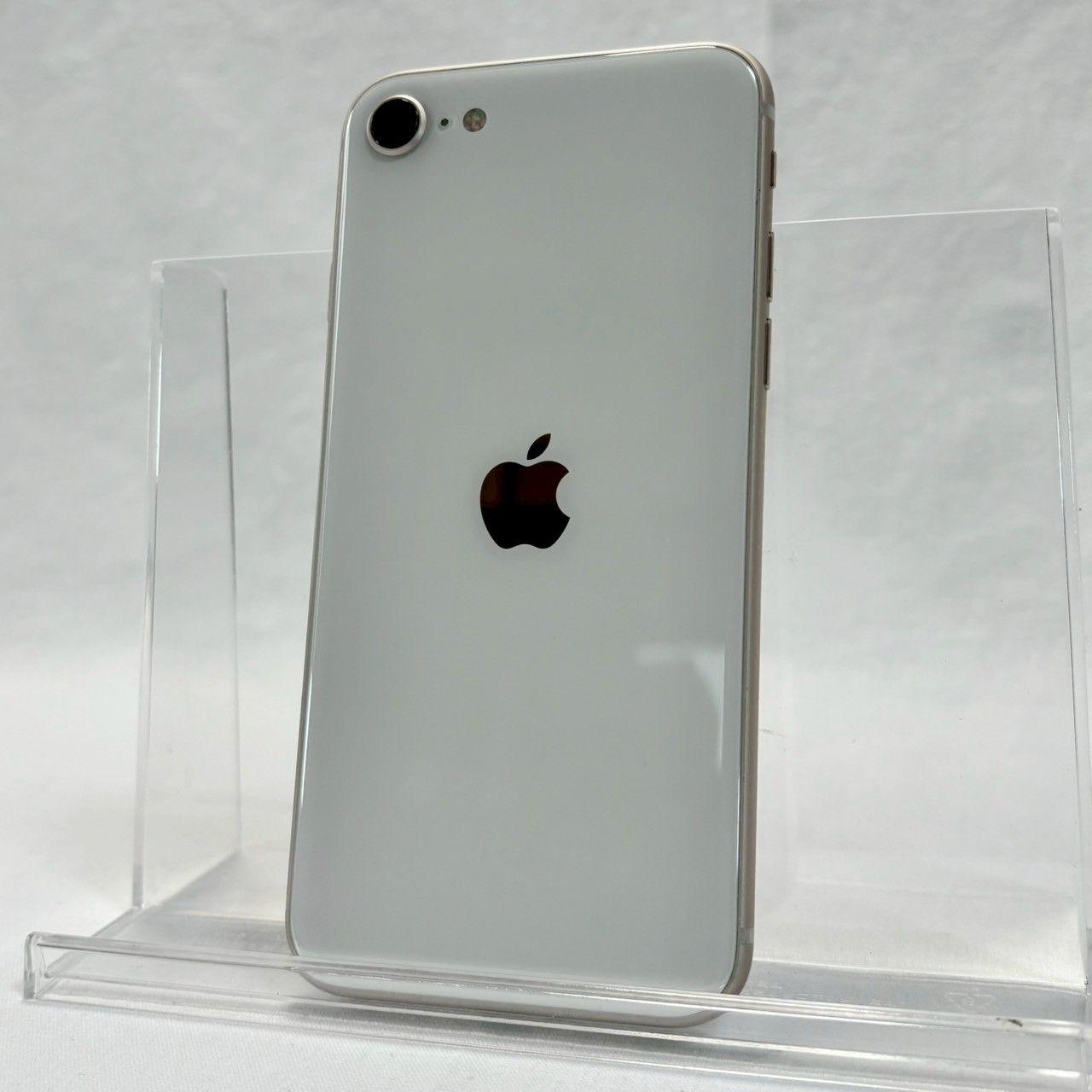 みぃぃぃ✳︎美品✳︎ iPhone SE 第3世代 64GB Amazon | 【整備済み品】 Apple iPhone SE（第3世代） 64GB