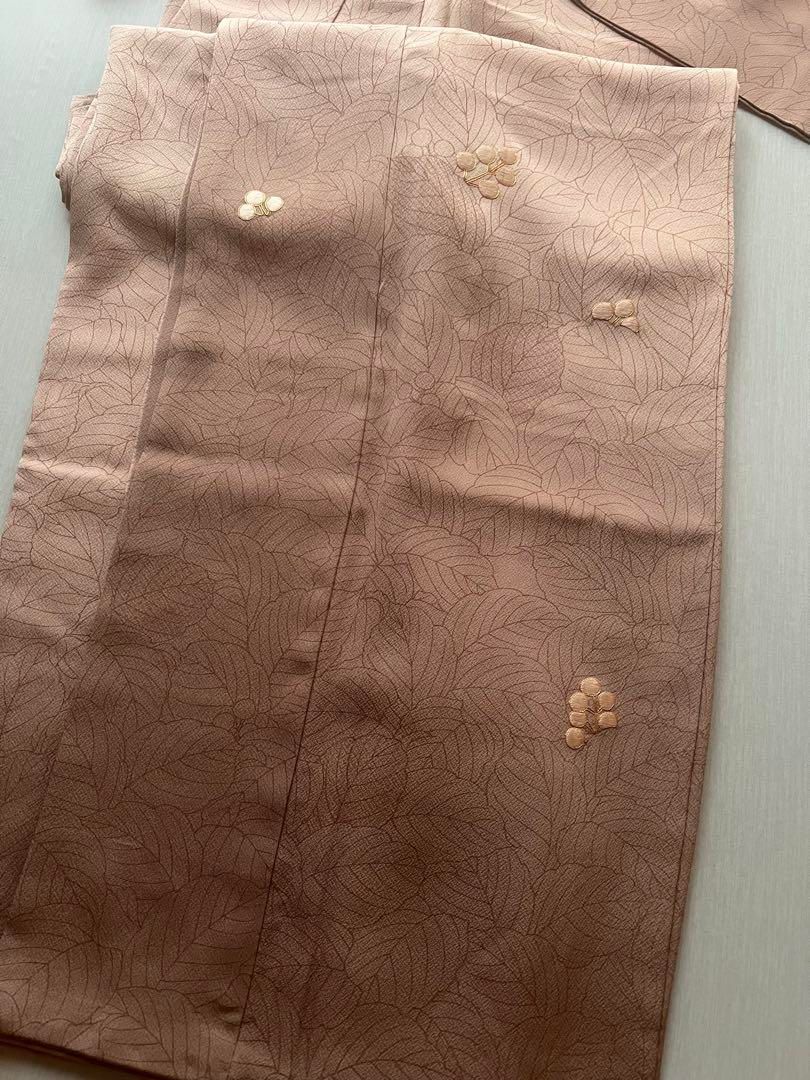 付下げ　小紋　リーフ　裾ぼかし　刺繍 付下げ 小紋 リーフ 裾ぼかし 刺繍 - メルカリ