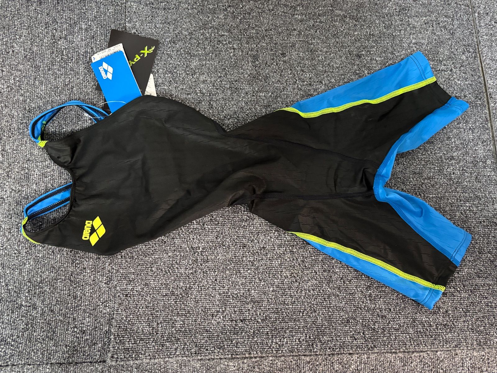 新品未使用】 arena アリーナ 水着 競泳 FAR2502WNJ 130 BKBU X