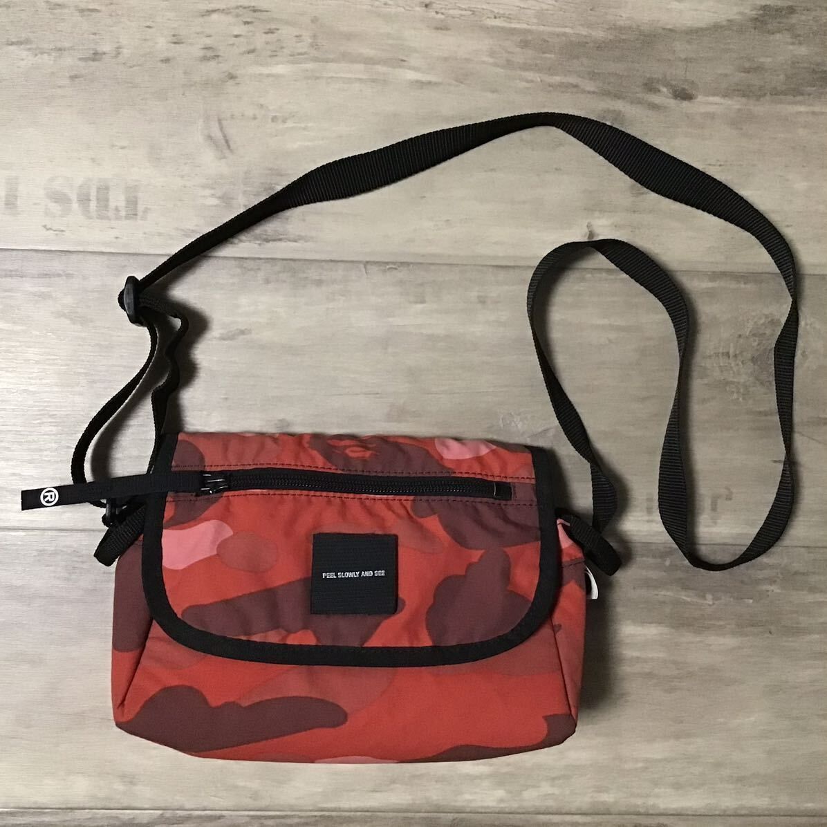 Pharrell camo ショルダー バッグ a bathing ape BAPE Red camo エイプ ベイプ アベイシングエイプ 迷彩 shoulder bag NIGO