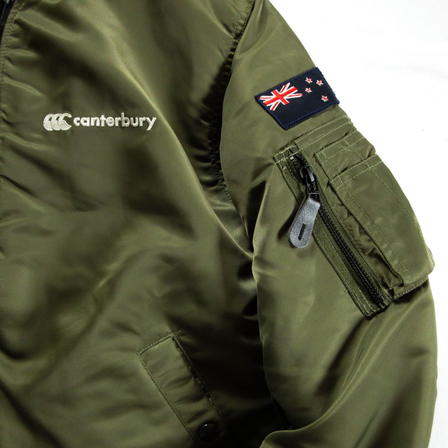 今なら M / L / XL あります】 未使用 定価24,200円 canterbury カンタベリー MA-1 ディフェンダージャケット  DEFENDER JACKET （オリーブ） - メルカリ