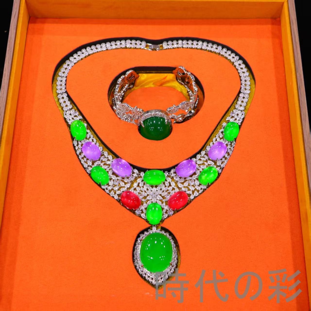 中国古美術 清代 高冰翡翠 宝石彫 旧家蔵 精工彫刻 共箱 唐物 アンティーク 中国古玩 R07092723