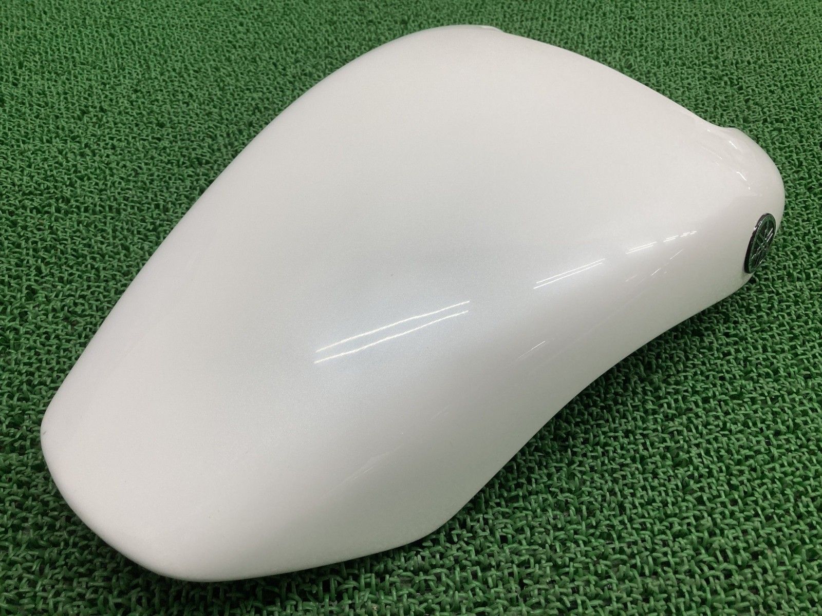 V-MAX タンクカバー ヤマハ 純正 VMAX1200 ダミータンクカバー パールホワイト ペイント素材に コケキズ無し 品薄 jZ