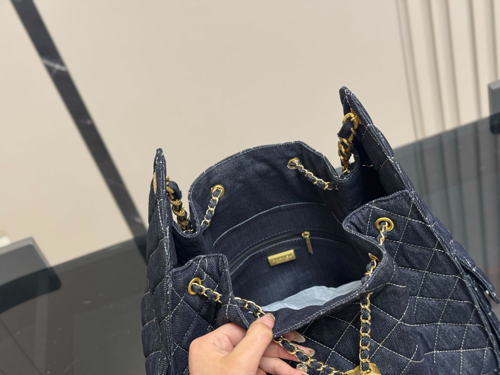 【25C/デニム製で鮮やかな色合い♪】CHANEL ショルダーバッグ 25C CHANEL CC デニムなラージホーボーバッグ (CHANEL
