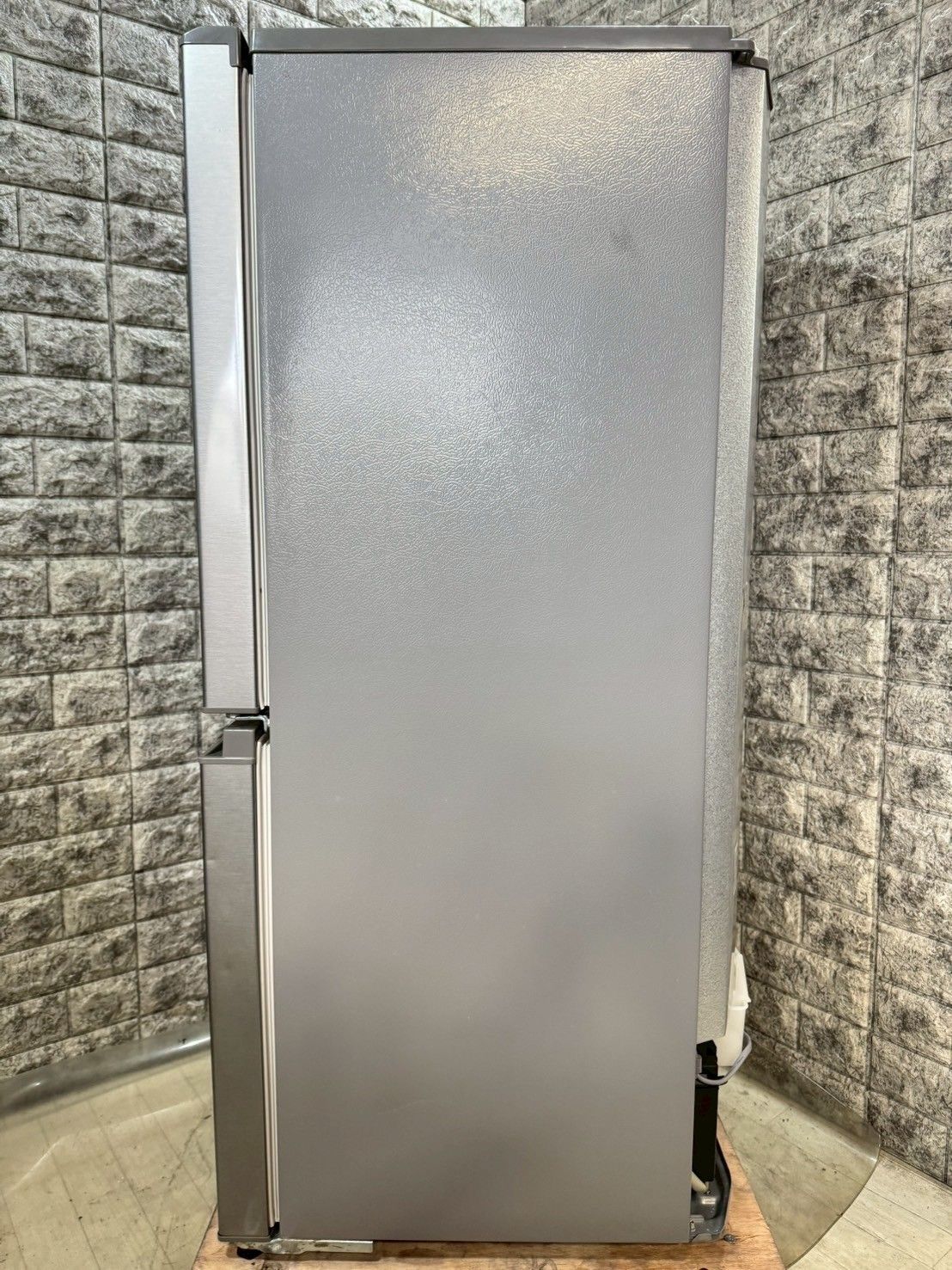 大阪送料無料★3か月保障付き★冷蔵庫★アクア★2ドア★2020年★AQR-J13K(S)★R-137 大阪送料無料☆3か月保障付き☆冷蔵庫☆アクア☆2ドア