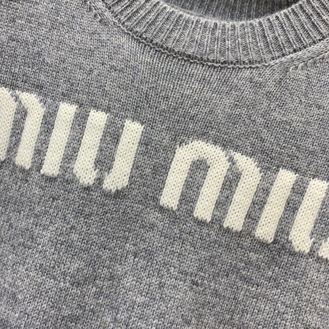 miu miu グレー ロゴ入り セーター miu グレー Miu ウールカシミヤ