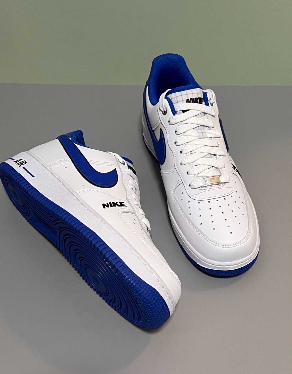 新品未使用 箱付 NIKE AIRFORCE1 LOW 07 LV8 ナイキ　ゲームロイヤル22