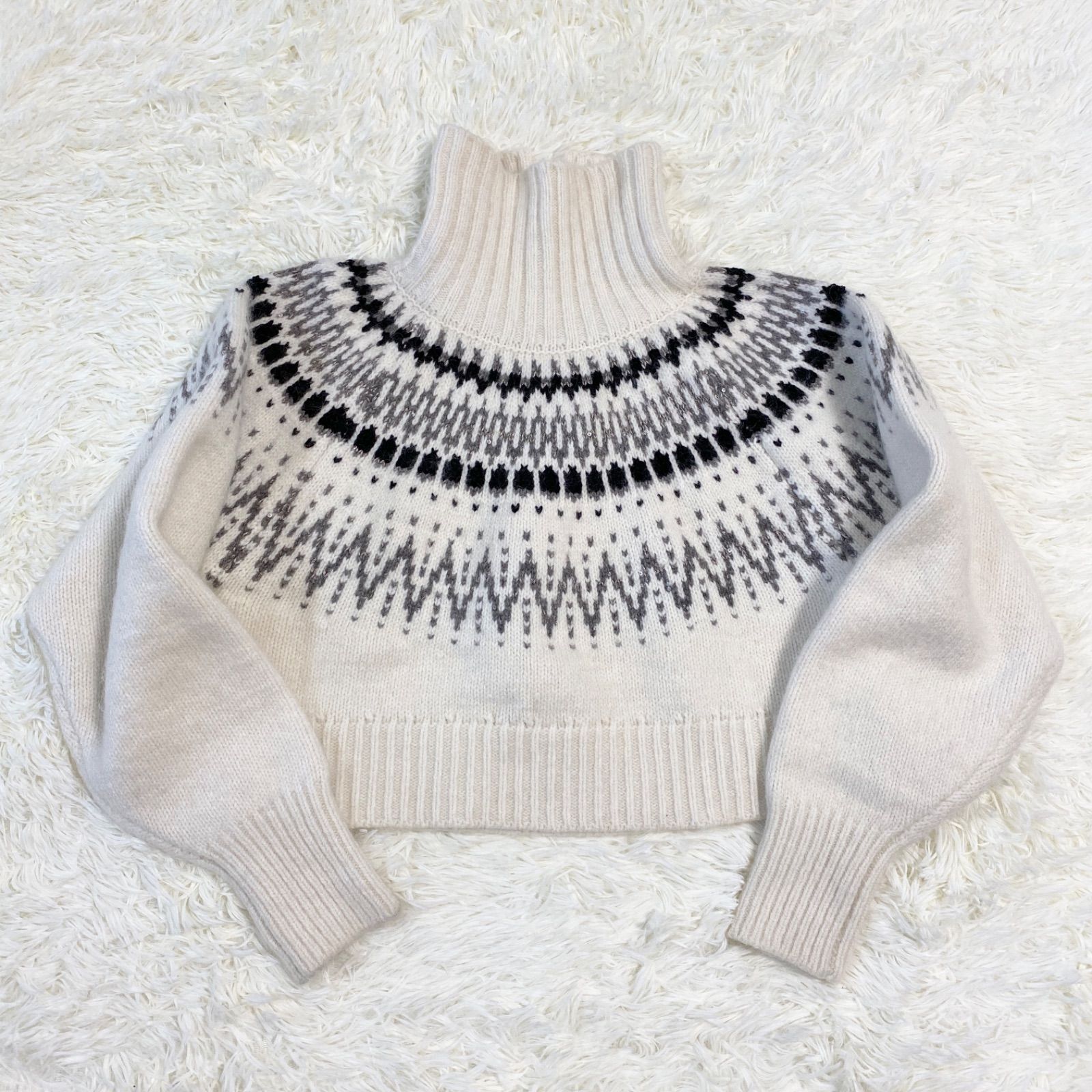美品★ミースロエ　　クロップドノルディックニット MIESROHE（ミースロエ）の「sustainable クロップドノルディックニット