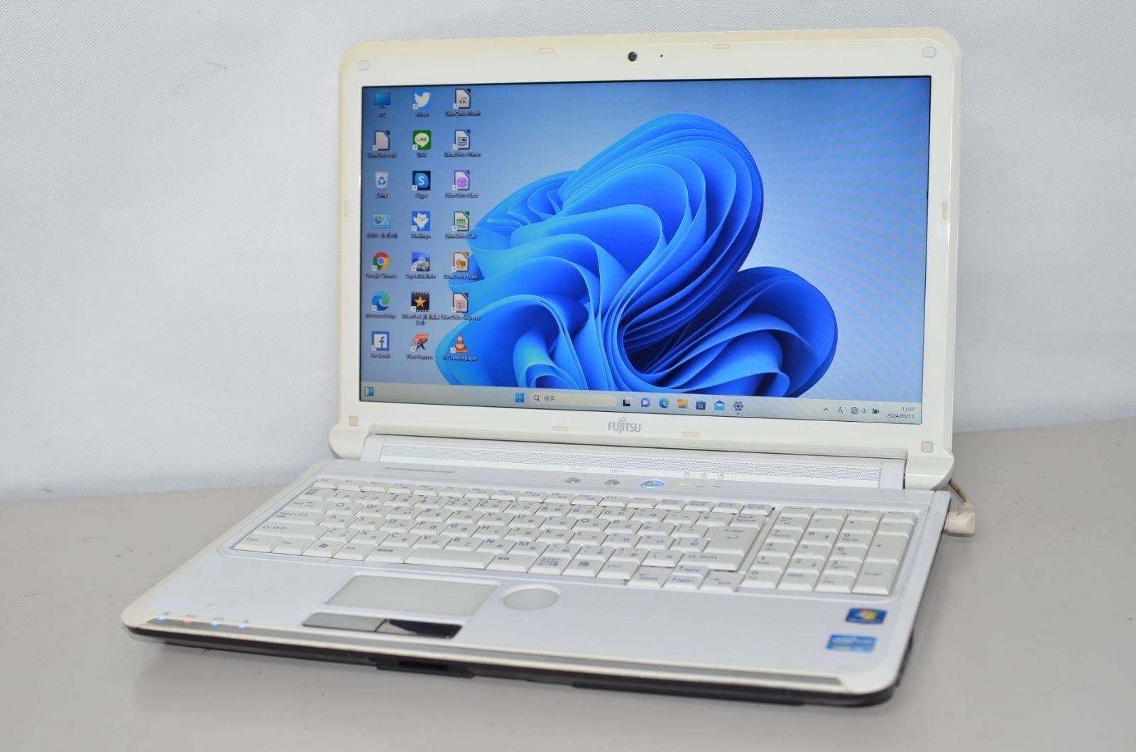 中古良品ノートパソコン 富士通 AH54/D Windows11+office 第二世代i3/15.6インチ/無線内蔵/メモリー8GB/HDD640GB/WEBカメラ/DVDマルチ搭載 中古良品ノートパソコン Windows11+office 富士通 AH54/D 高性能 第二
