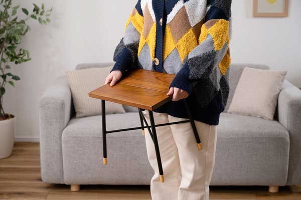 ミンディ のスツール