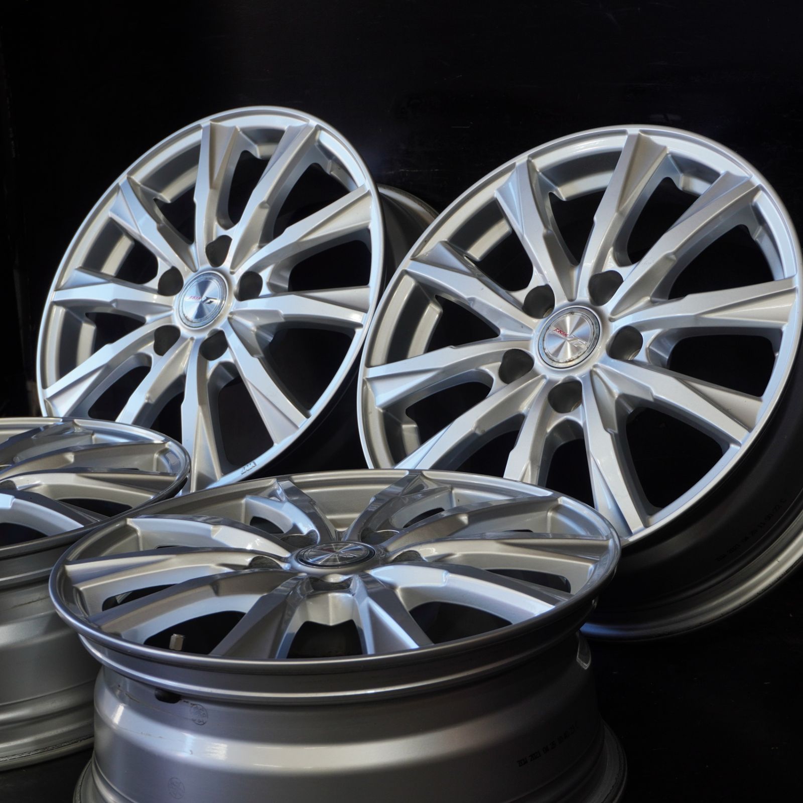 ヤリスクロス プリウスα等