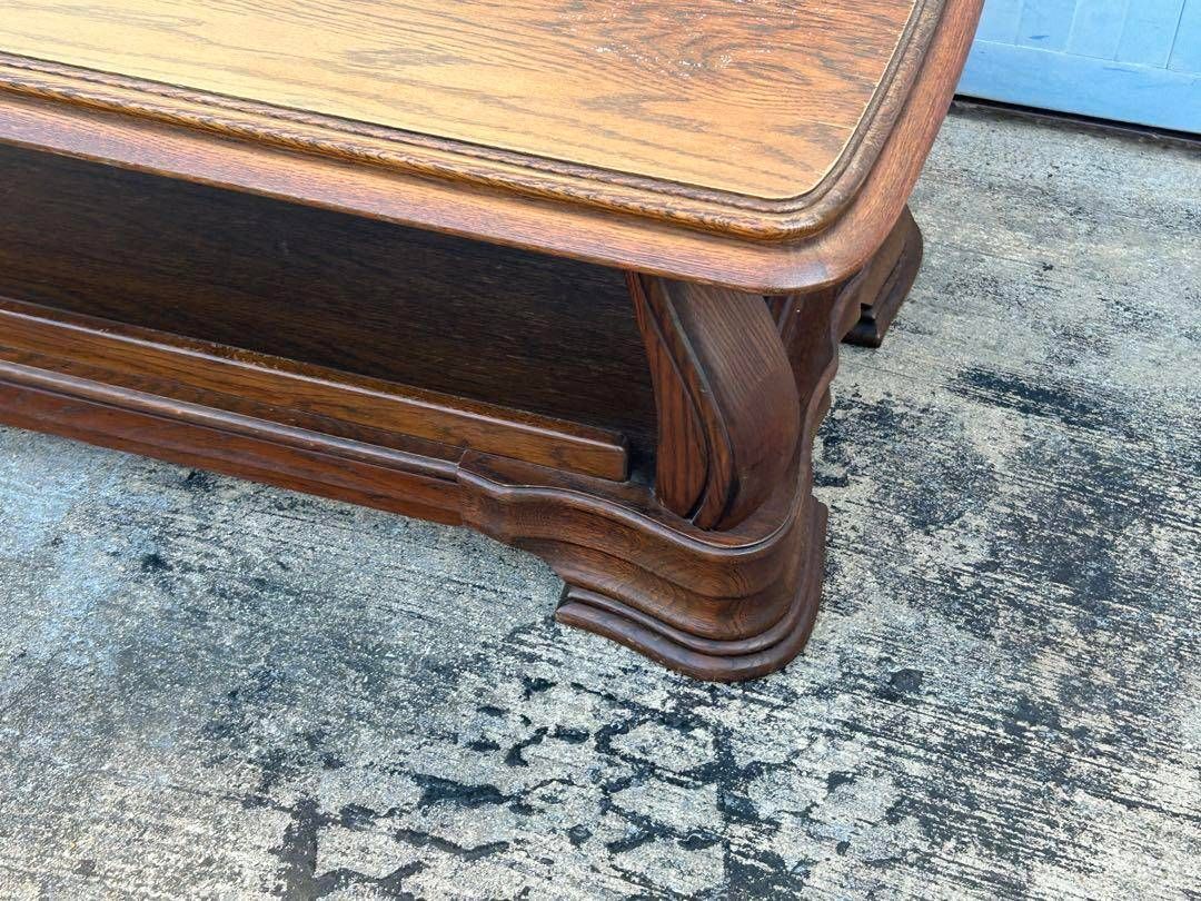 重厚感のあるオーク材　オランダ家具　センターテーブル　ローテーブル　SZ 重厚感のあるオーク材 オランダ家具 センターテーブル ロー