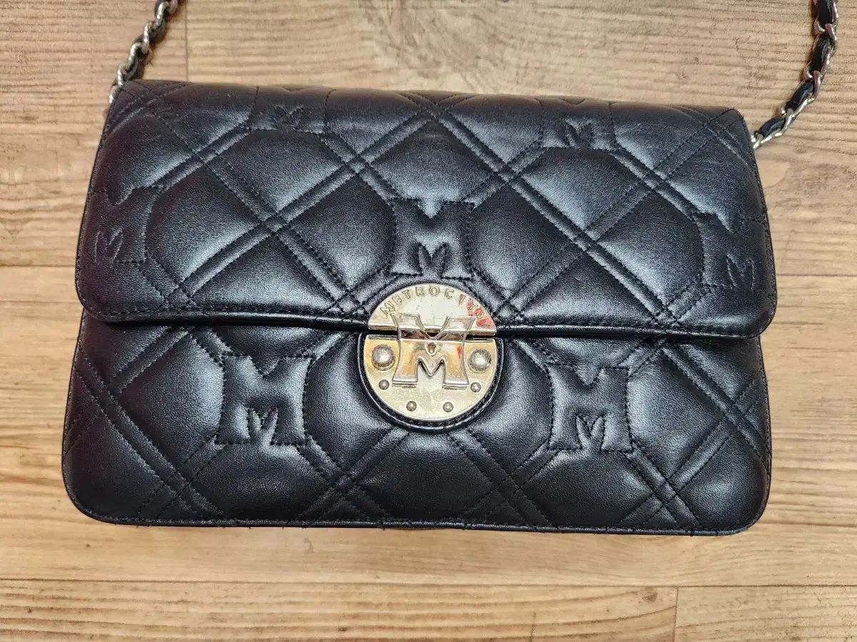 METROCITY キルティング チェーンバッグ ブラック METROCITY(メトロ