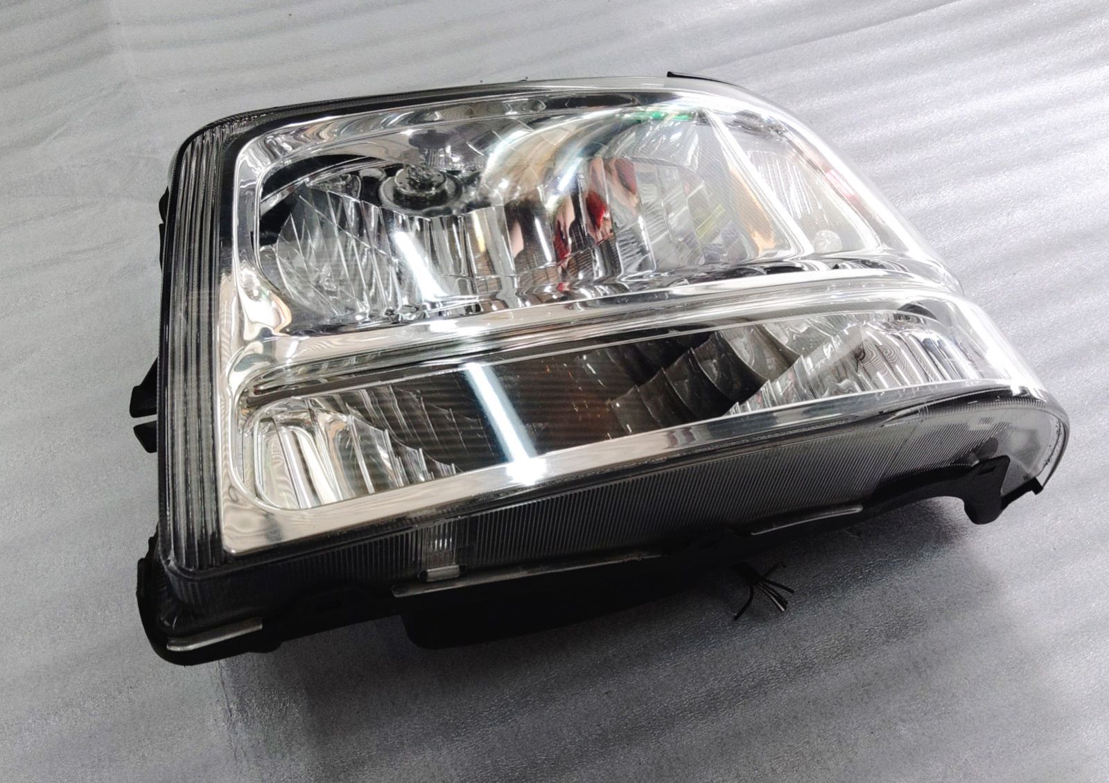 スズキ エブリィワゴン DA62W 左 ヘッドライト ヘッドランプ KOITO 100