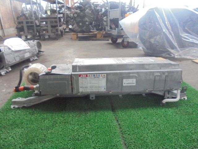 4FN3002 AA前 トヨタ プリウス ZVW30 前期型 G ハイブリッドバッテリー G9510-47062