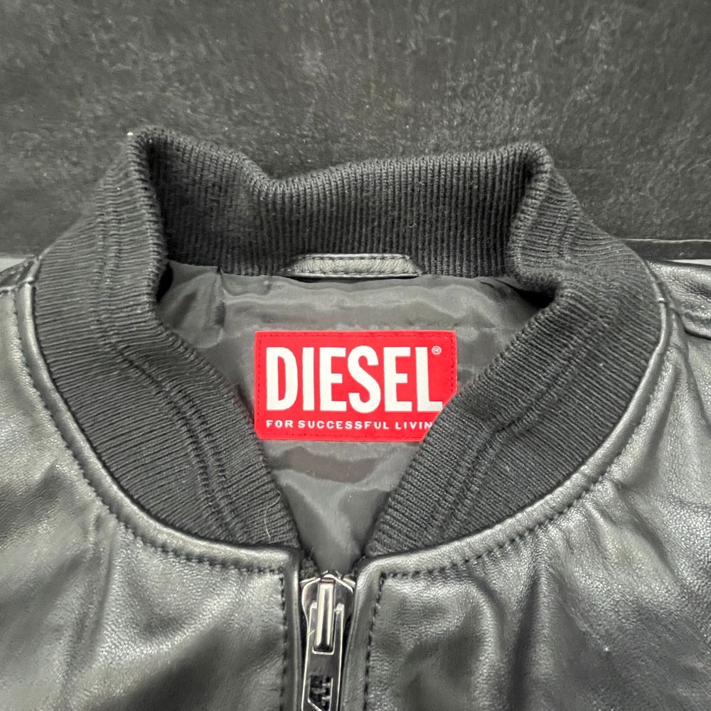 06w14726 ディーゼル DIESEL ブラック 46 L-KHAT A168650PFAH