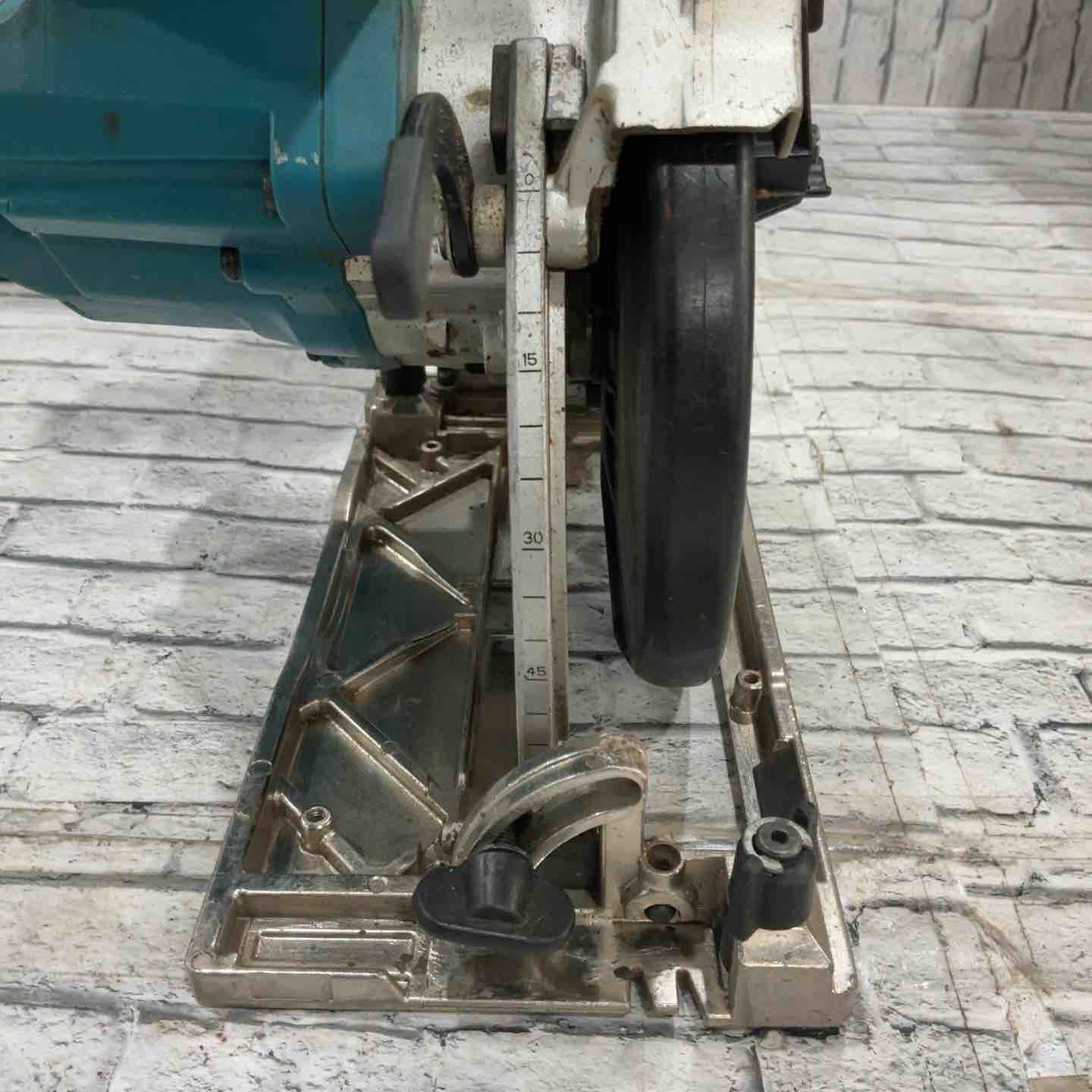 makita コードレス丸のこ