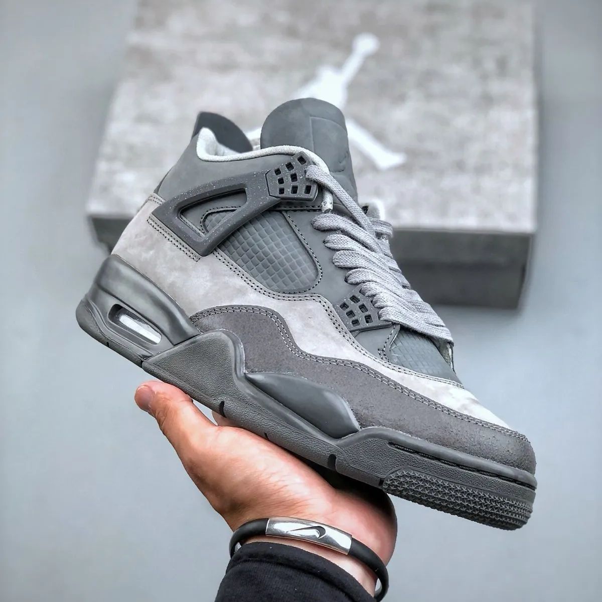 新品未使用 Nike Air Jordan 4 Retro SE 