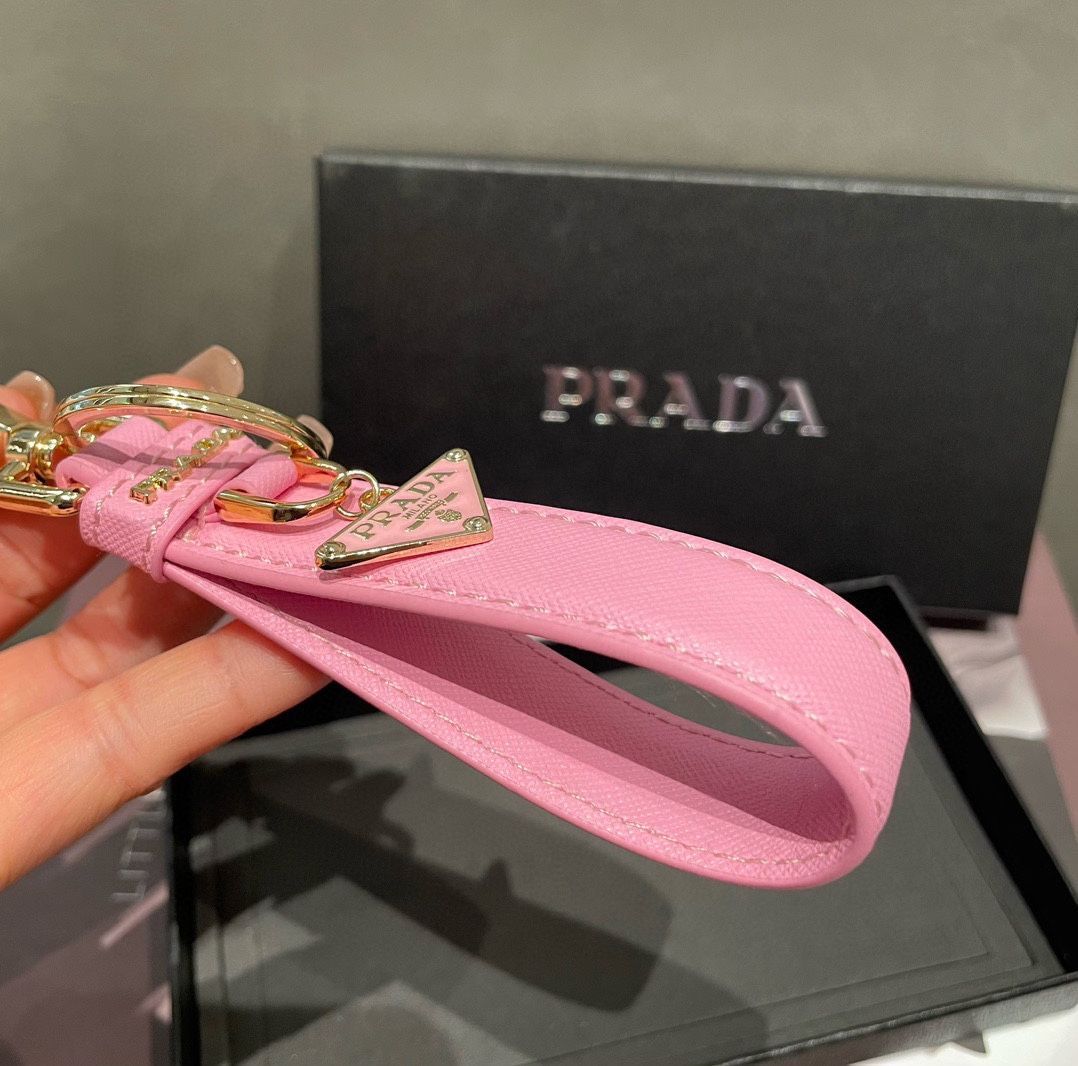 新品未使用PRADA キーリングピンク