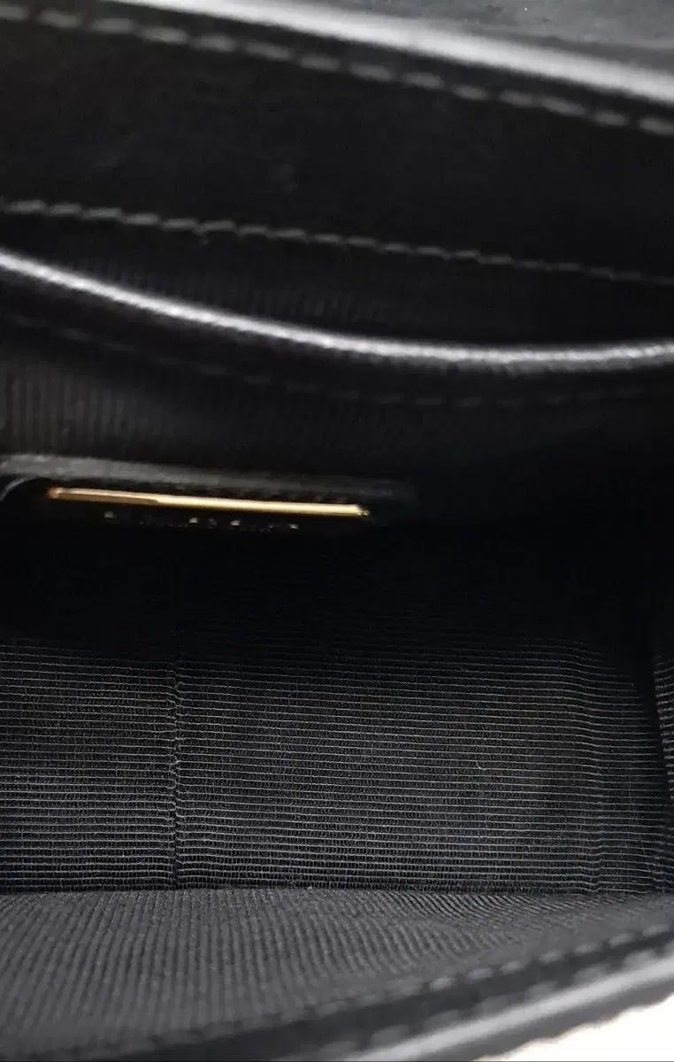 FURLA ミニチェーンクロスボディバッグ