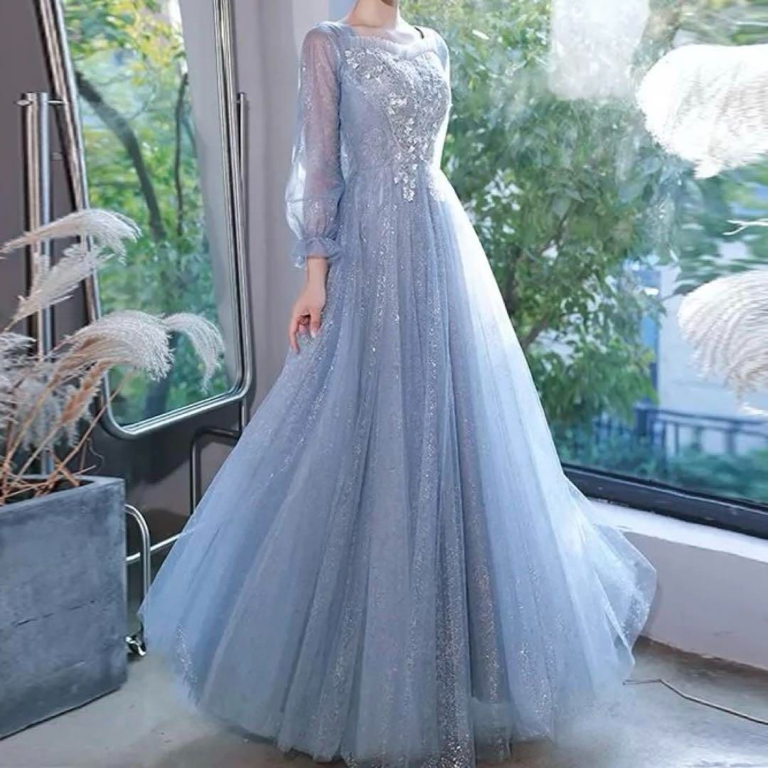 小花柄のデザインが 長袖 イブニングドレス?.?