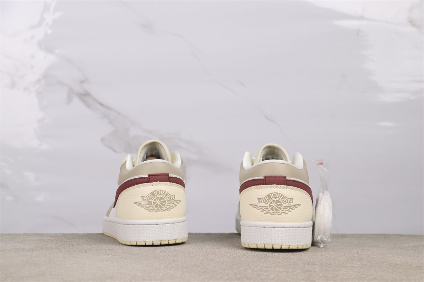 - 100ライトブラウン