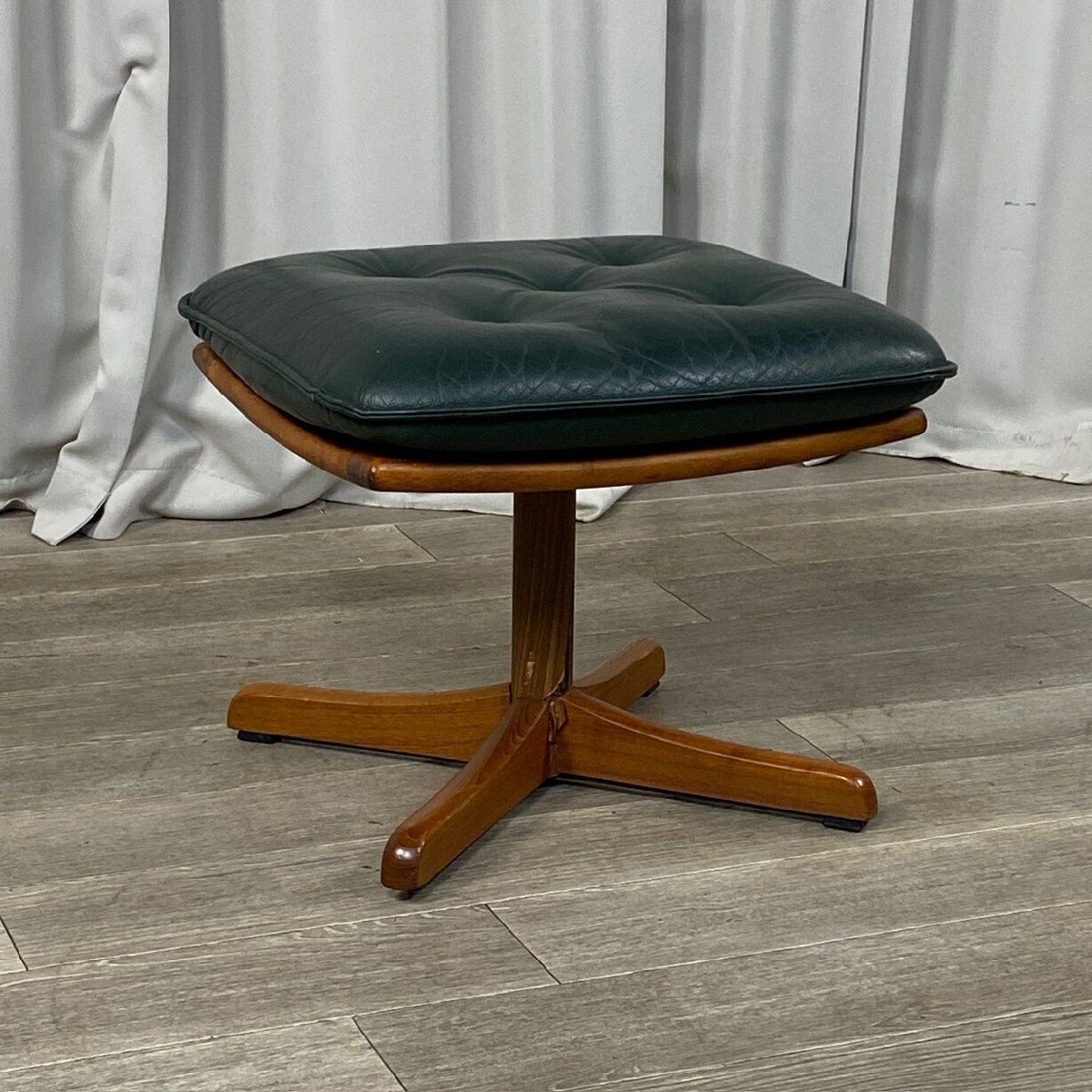 GT90 LIED MOBLER リード モブラー ノルウェー オットマン スツール 本革 神奈川県秦野市 A1
