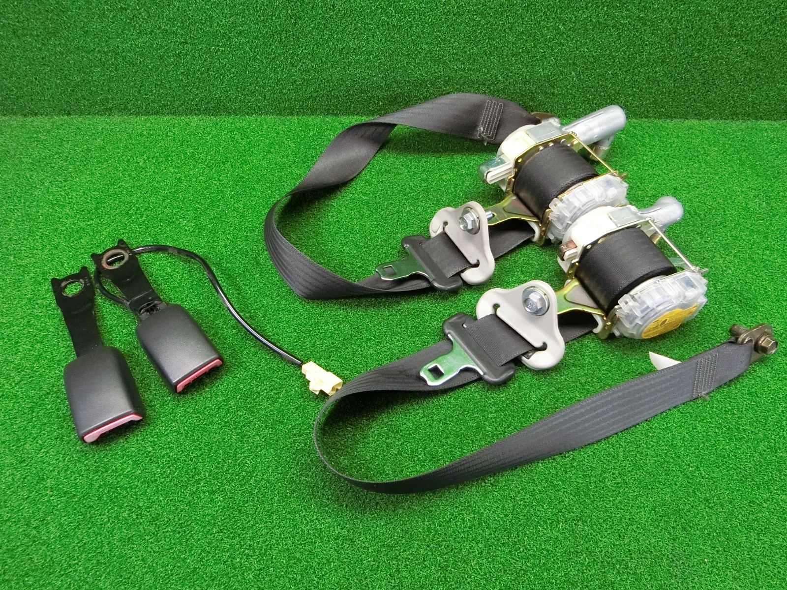 10253 ミラジーノ L650S フロント シートベルト 左右セット キャッチ 7M8250-P 7M7960-P