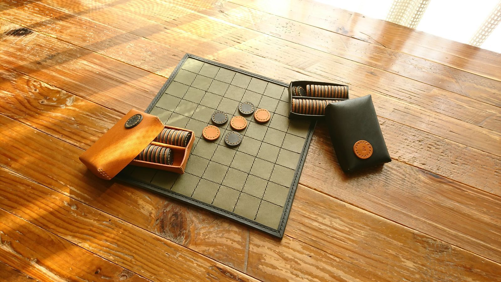 革でできたボードゲーム