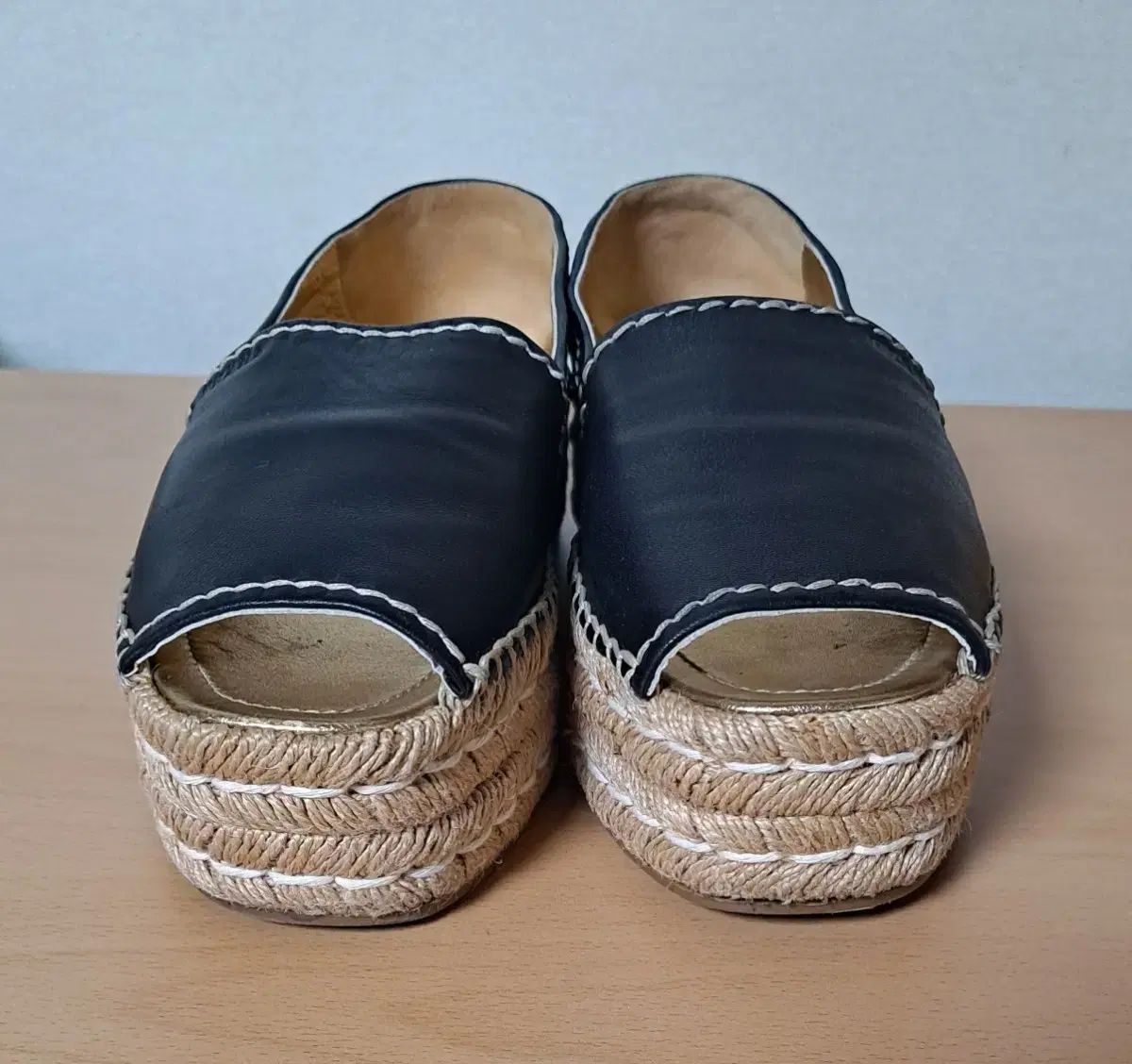 PRADA フラットサンダル 37 早い者勝ち】【値下げ】プラダ ラフィア