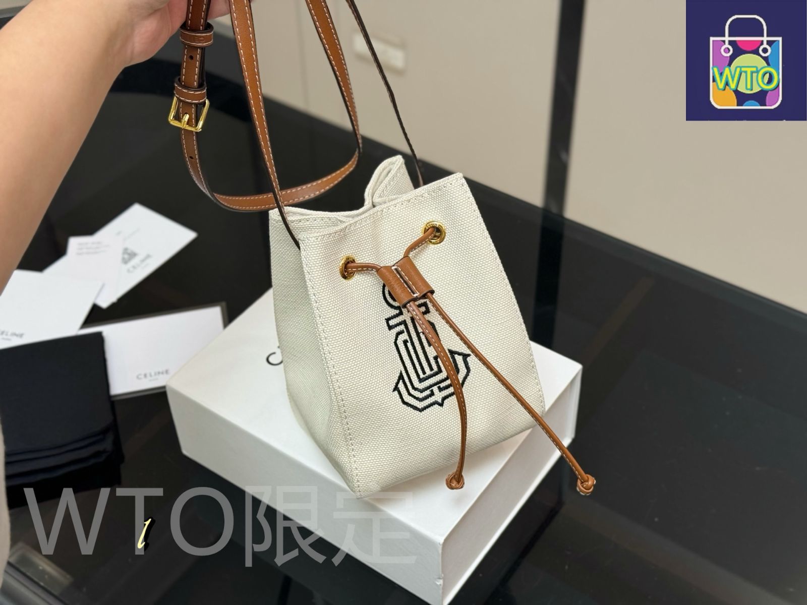 CELINE ハンドバッグ デニム素材　大幅値下げ　早い者勝ち CELINE ハンドバッグ デニム素材 大幅値下げ 早い者勝ち レディース