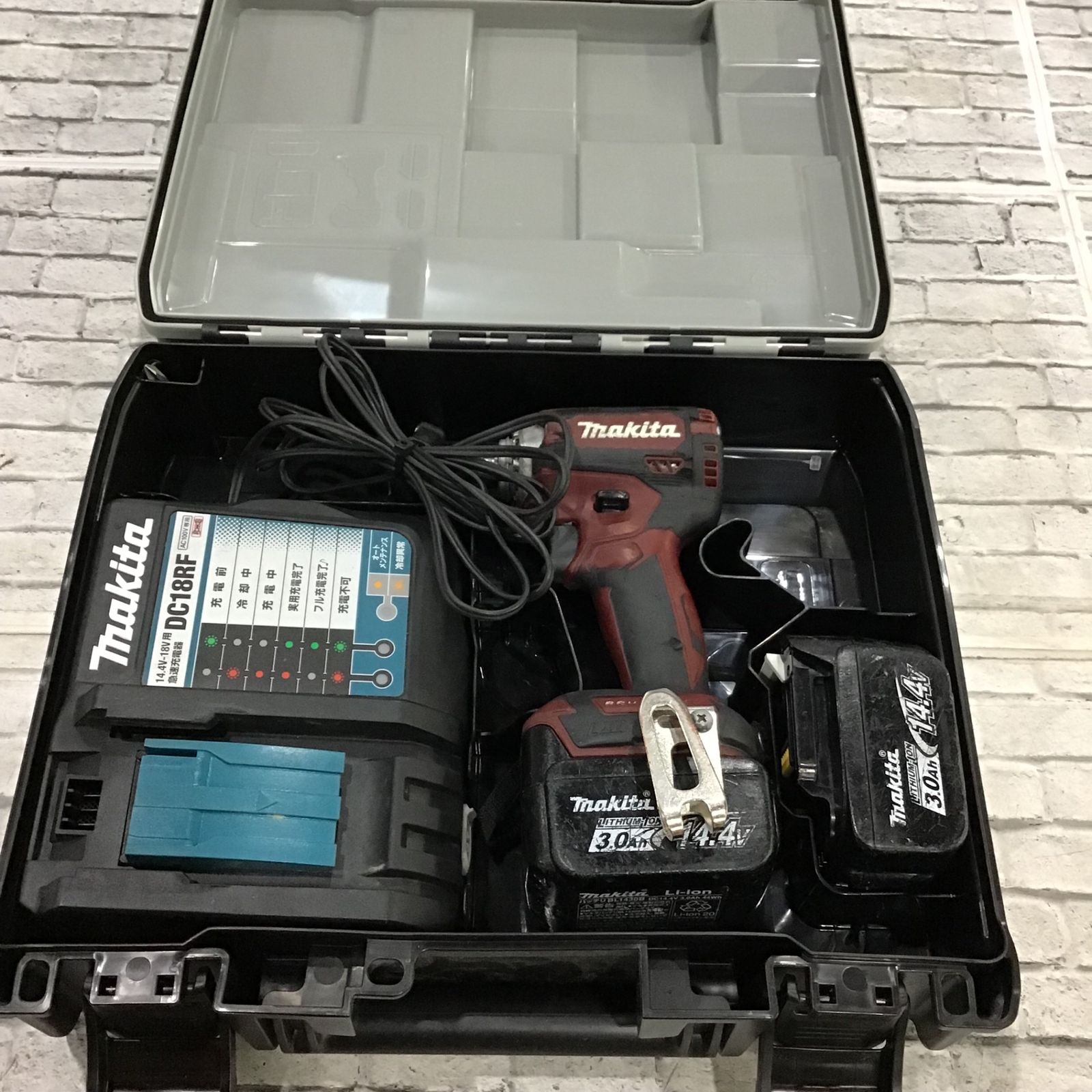 ☆マキタ(makita) コードレスインパクトドライバー TD161DGXAR【川口店 