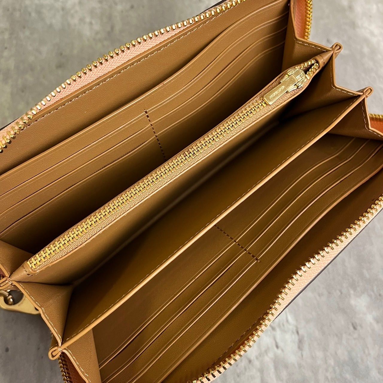 ✨良品✨ COACH コーチ 長財布 ラウンドファスナー ホースアンド 