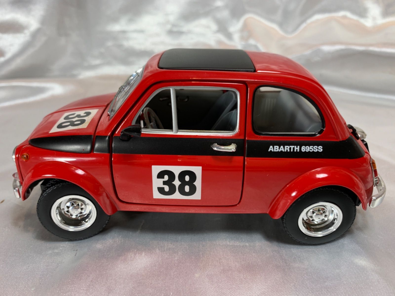 フィアット 1963 アバルト 695 SS 1/18 ミニカー FIAT ABARTH 695SS 1