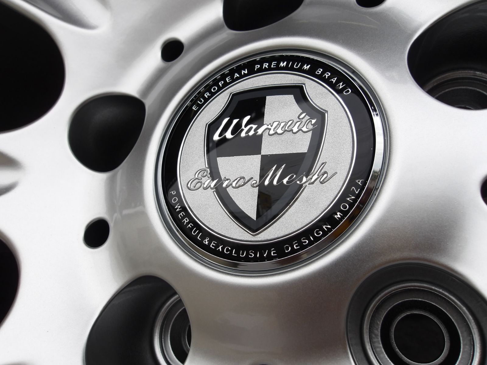 特価即納在庫あり 19インチ 4 本SET MONZA WARWIC 
