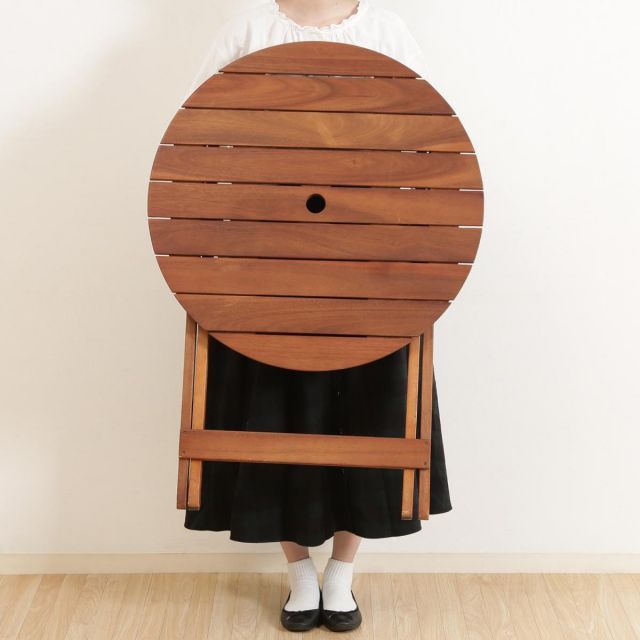 不二貿易 ガーデン テーブル ラウンド 81060 幅68.5×奥行68.5×高さ72cm ブラウン 天然木 折りたたみ パラソルホールつき