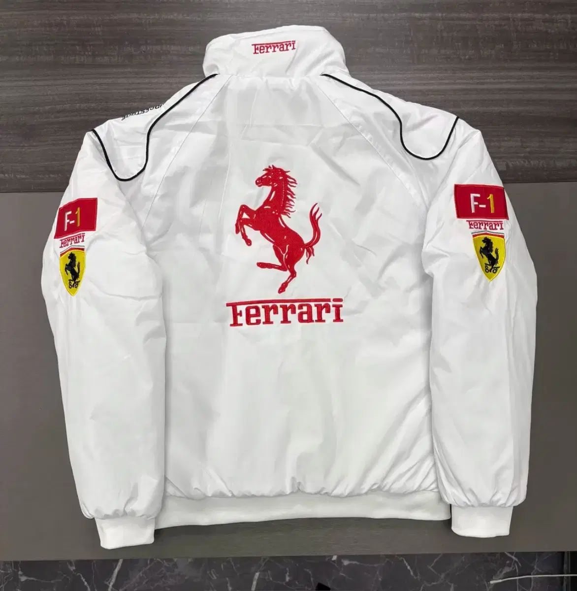 F1 Ferrari レーシング ジャケット 白 - メルカリ