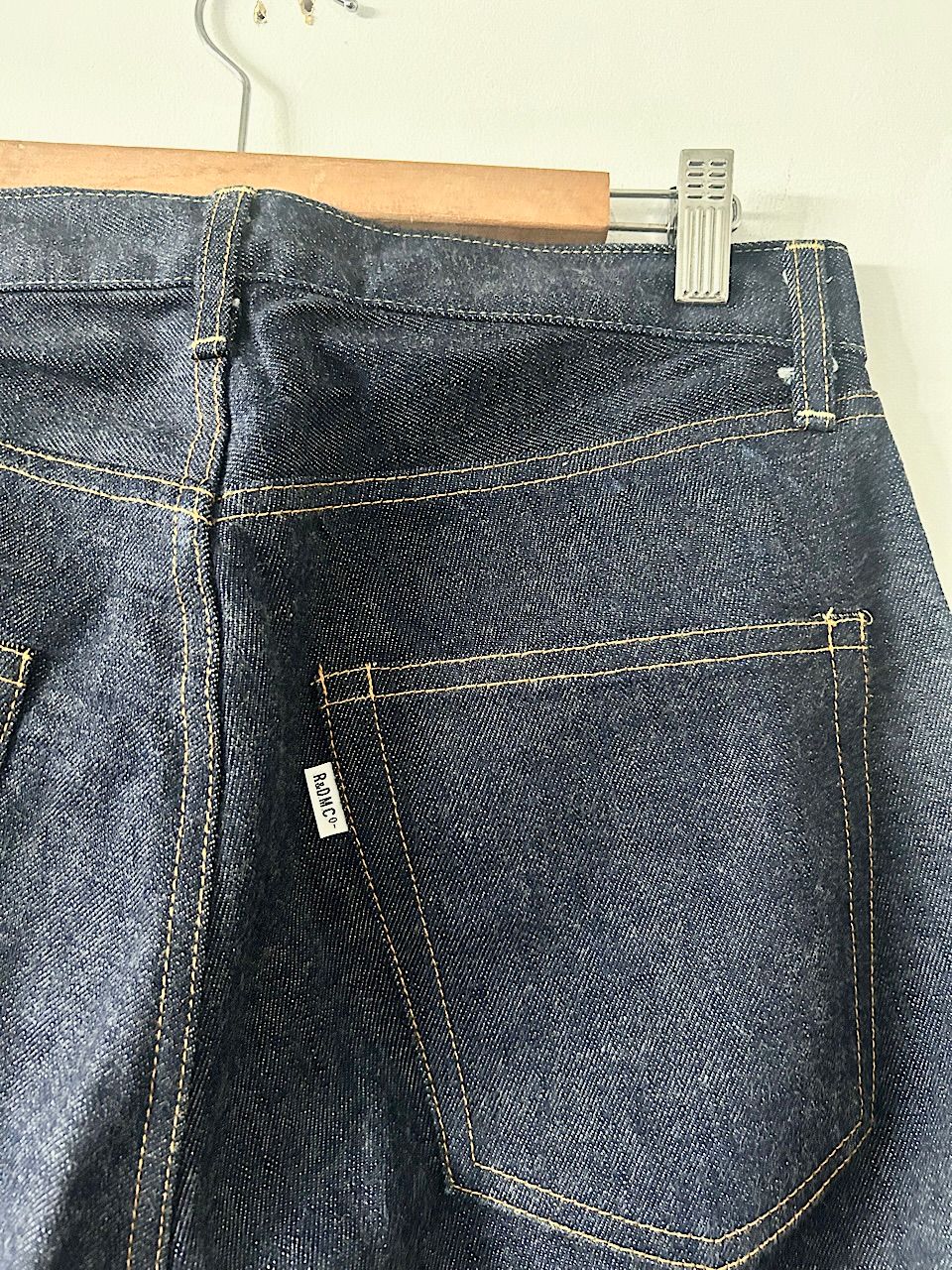 TAILOR STRAIGHT
