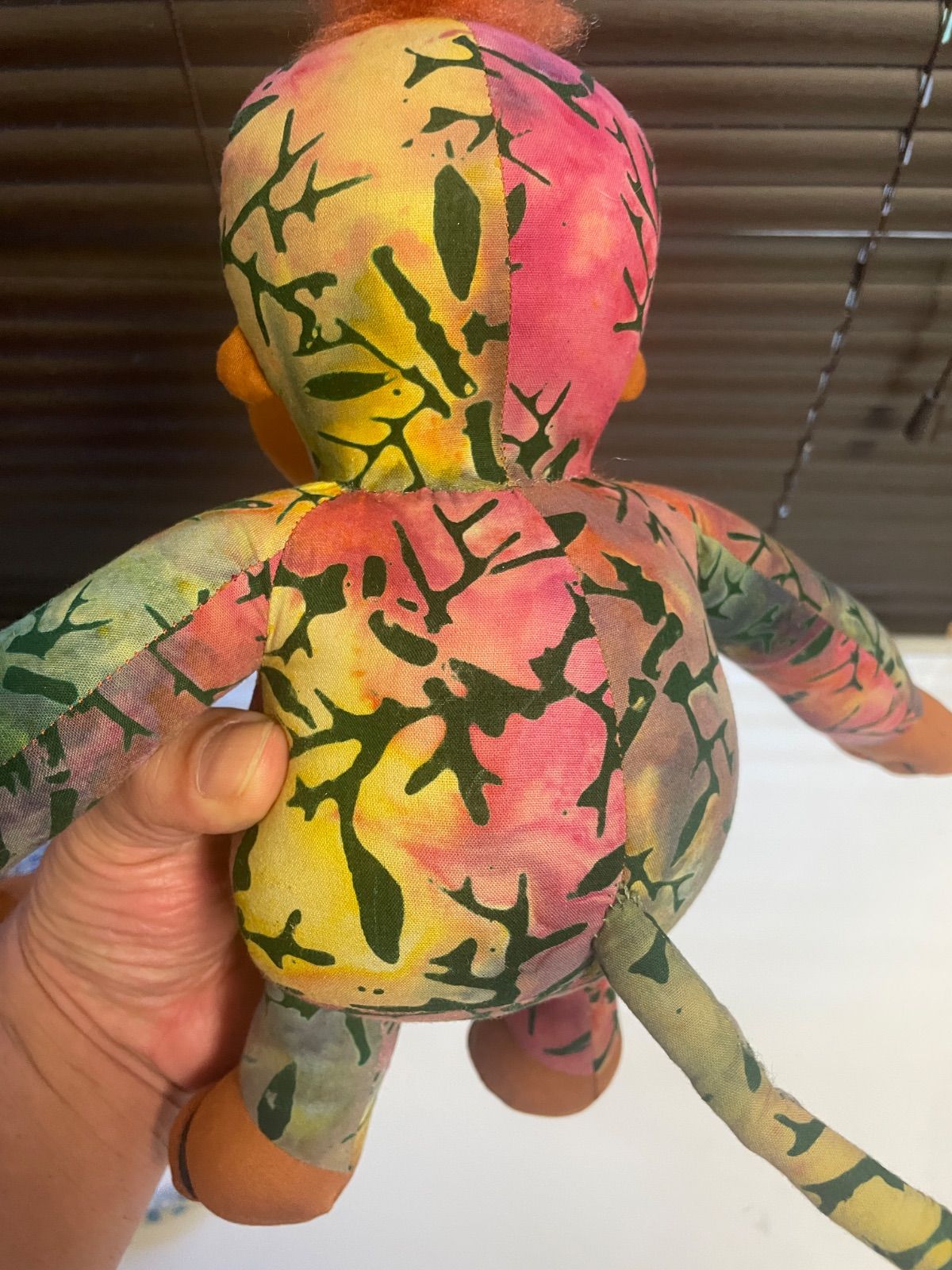 バリ島土産】カラフル猿ぬいぐるみ2個セット 25cm - メルカリ