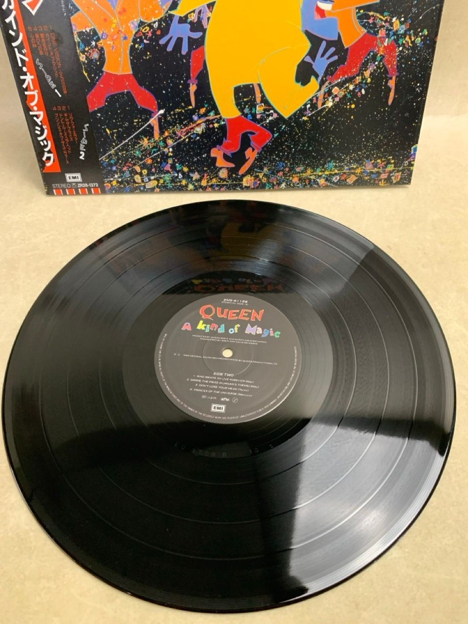 【LP/帯付】クイーン / カインド•オブ•マジック　EMS-91168 LP 帯付 QUEEN クイーン A KIND OF MAGIC EMS-91168 - メルカリ