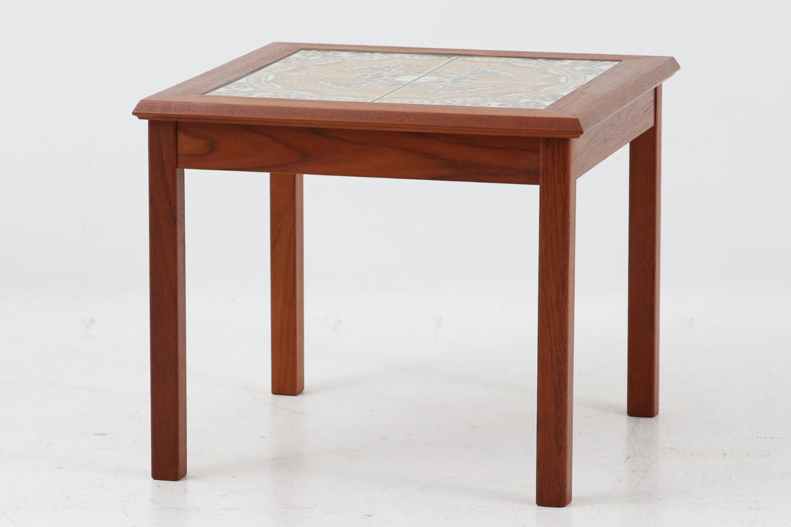 北欧ヴィンテージ□サイドテーブル⁄チェスト⁄棚⁄タイル⁄デンマーク