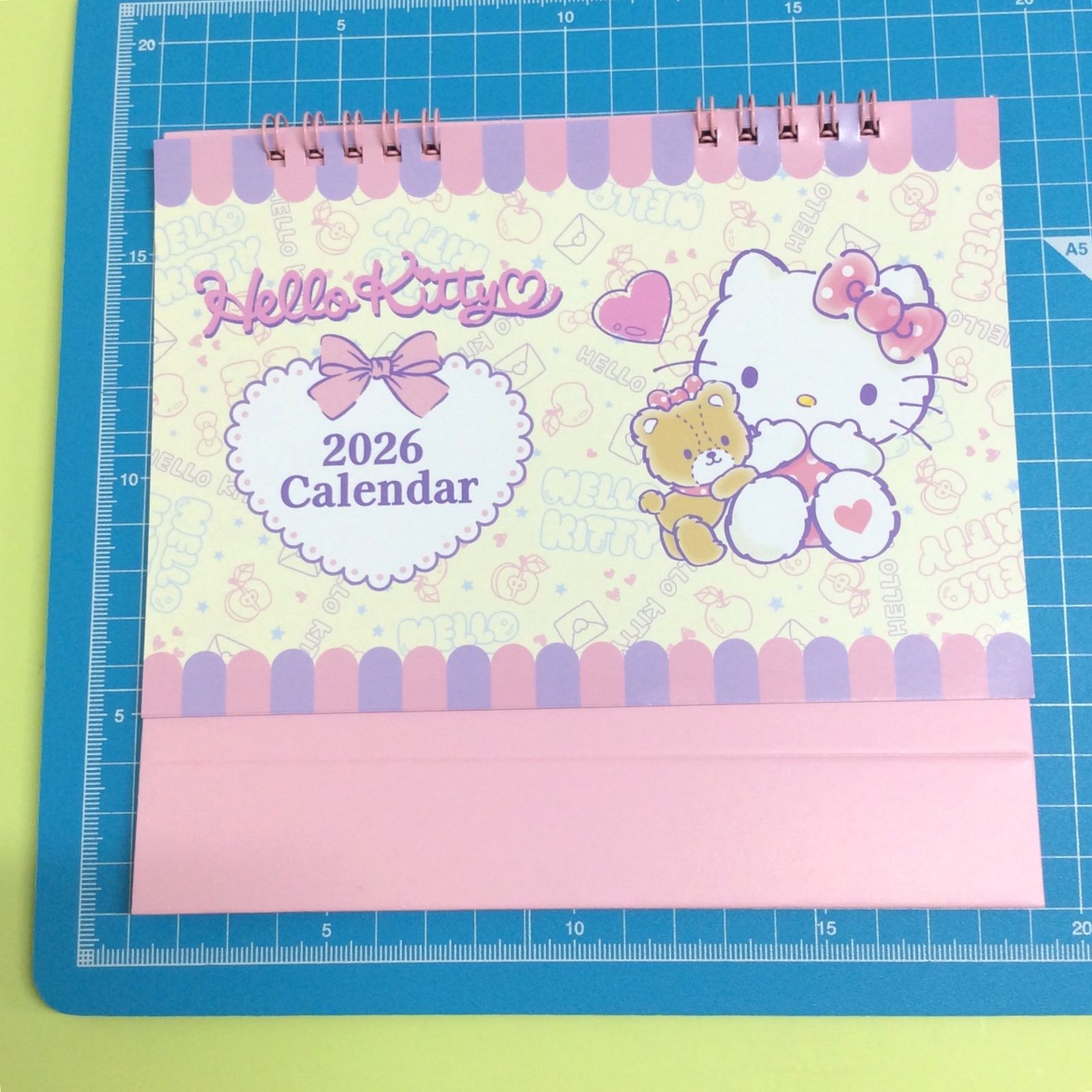 j278【新品・未使用品】ハローキティ 2026年 卓上カレンダー サンリオ