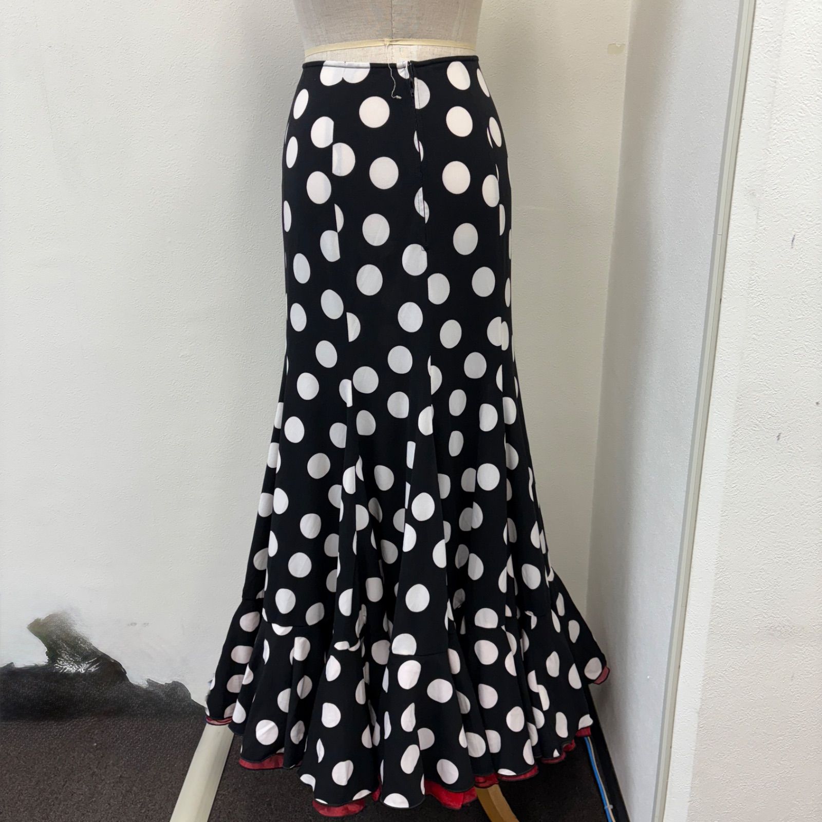 ソニアジョーンズファルダ SONIA JOHNES フラメンコファルダ Sonia Johnes | フラメンコ衣装の