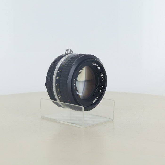 【美品】Ai NIKKOR 50mm f/1.4 Amazon.com : Nikon Nikkor 50mm f/1.4 AI-S : Camera Lens : Electronics