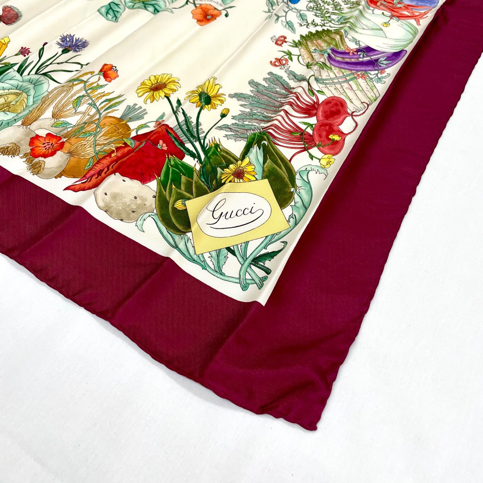 超希少　オールドグッチ　スカーフ シルク　ヴィットリオ アッコルネロ　GUCCI 希少レアGUCCI グッチ シルク100% イタリア製 ヴィンテージ大判