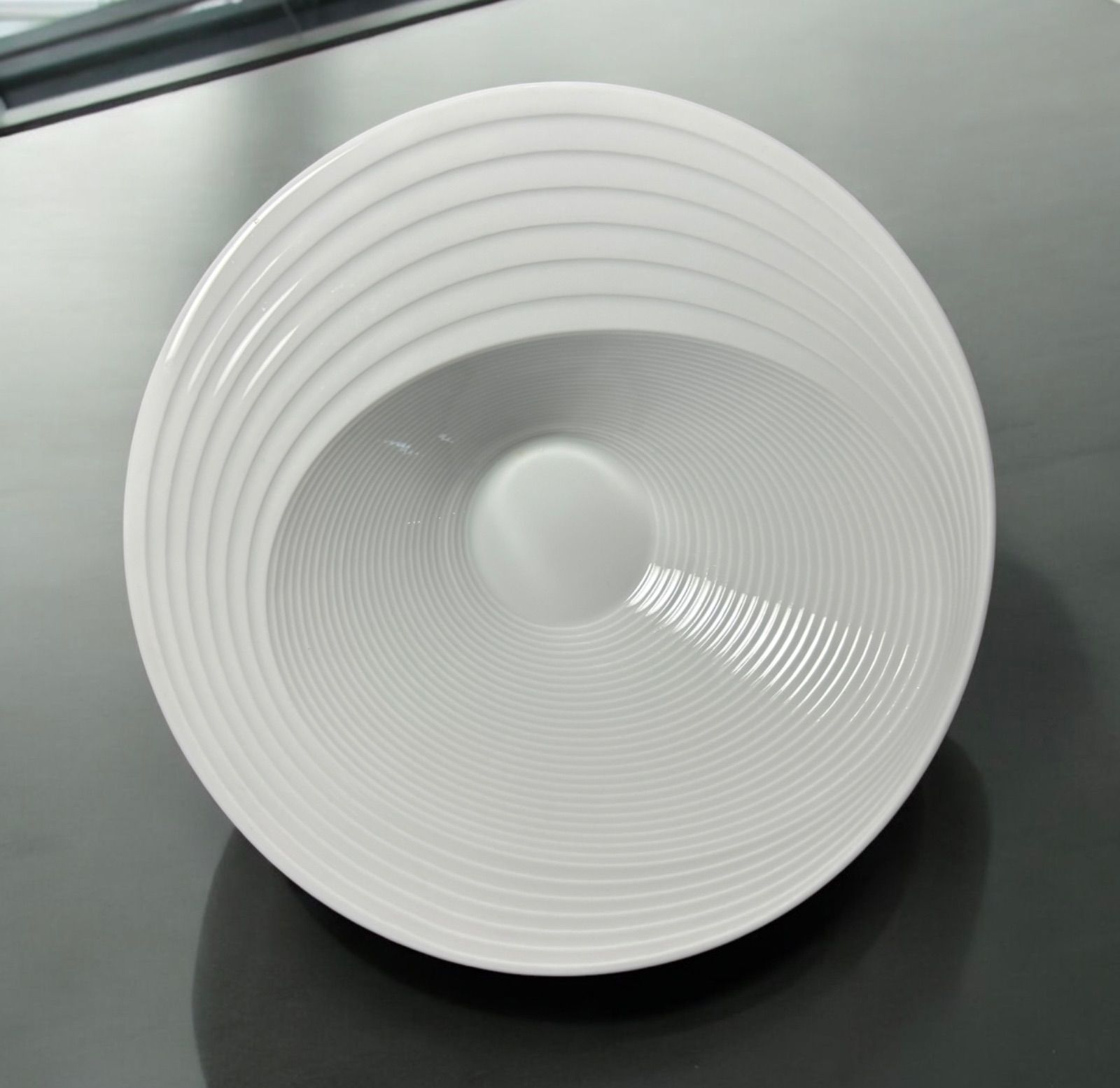 [4枚セット] Vista Alegre オームーン ラージ エクリプスプレート 4枚セット] Vista Alegre オームーン ラージ エクリプスプレート