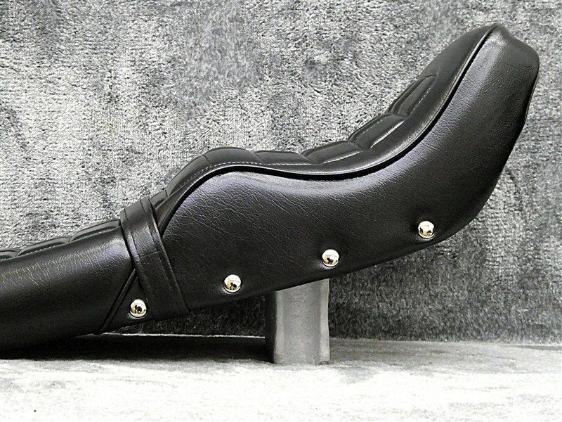 GS400 鋲打ちE4黒 新アンコ カスタムシート あんこ抜き ローダウンシート GS400E鉄板 段シート へっぽこ社長 外装 タックロールシート BRIGHTFACE_UK