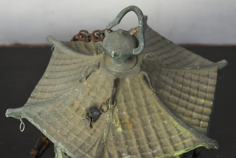 旧家蔵出 銅製 吊り灯篭 灯籠 燈籠 神社仏閣 1対 骨董 時代物 吊り灯篭