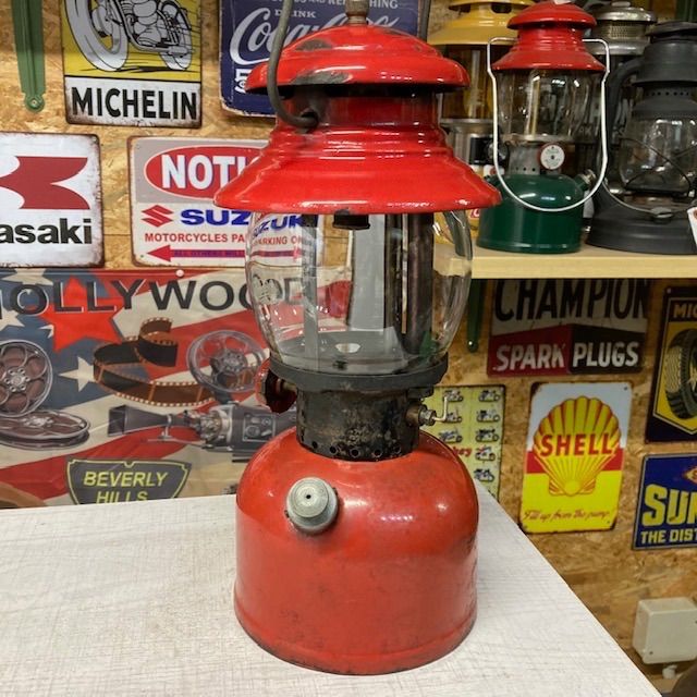 Coleman 200Aランタン Coleman 1957 Lantern Red 200A with Globe Camping Dated 7/57